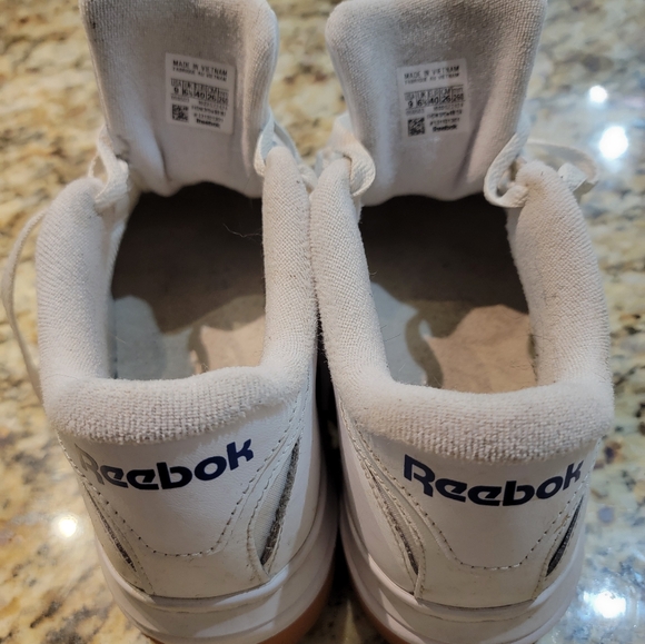 Classic Reebok - Picture 4 of 4